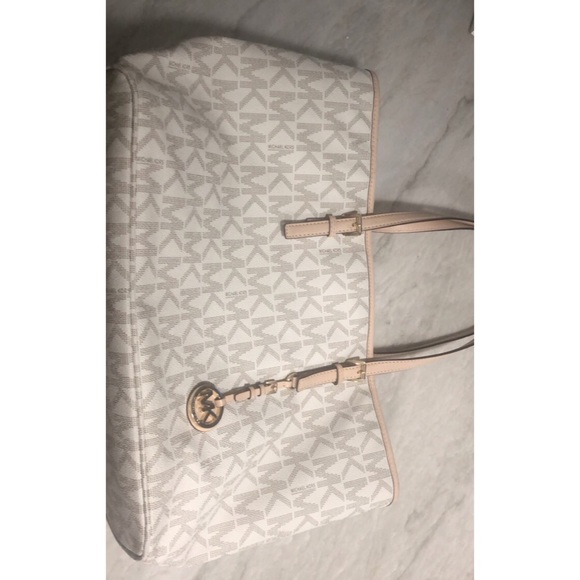 Michael Kors Bag - Picture 2 of 3